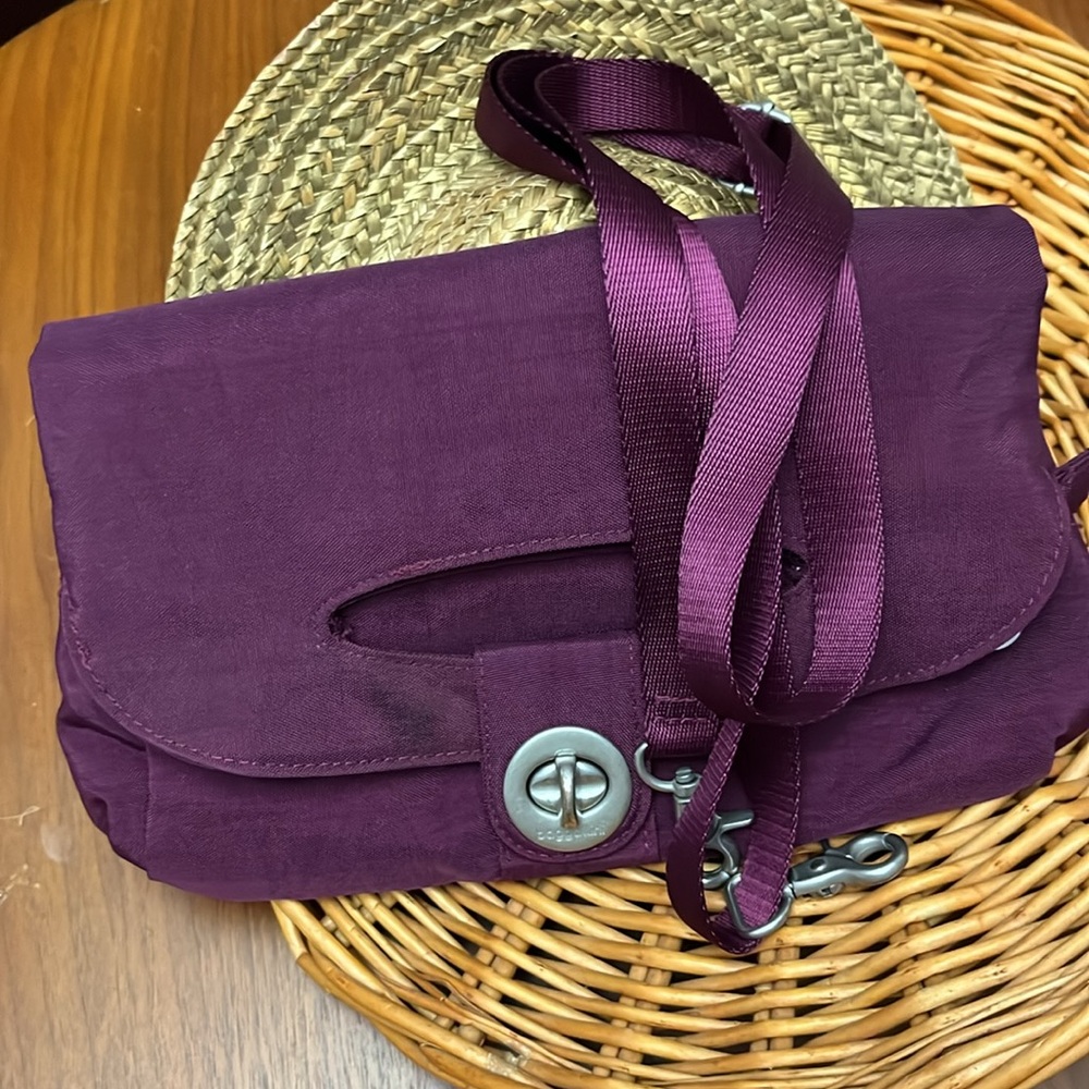 Baggallini Beat the 2 Carryon Brasilia‎ Convertible Bag